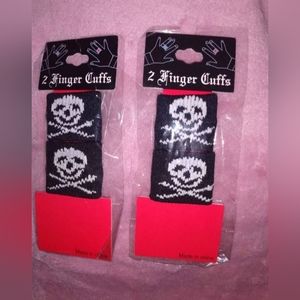 Lot of 2 skull and crosses finger cuffs